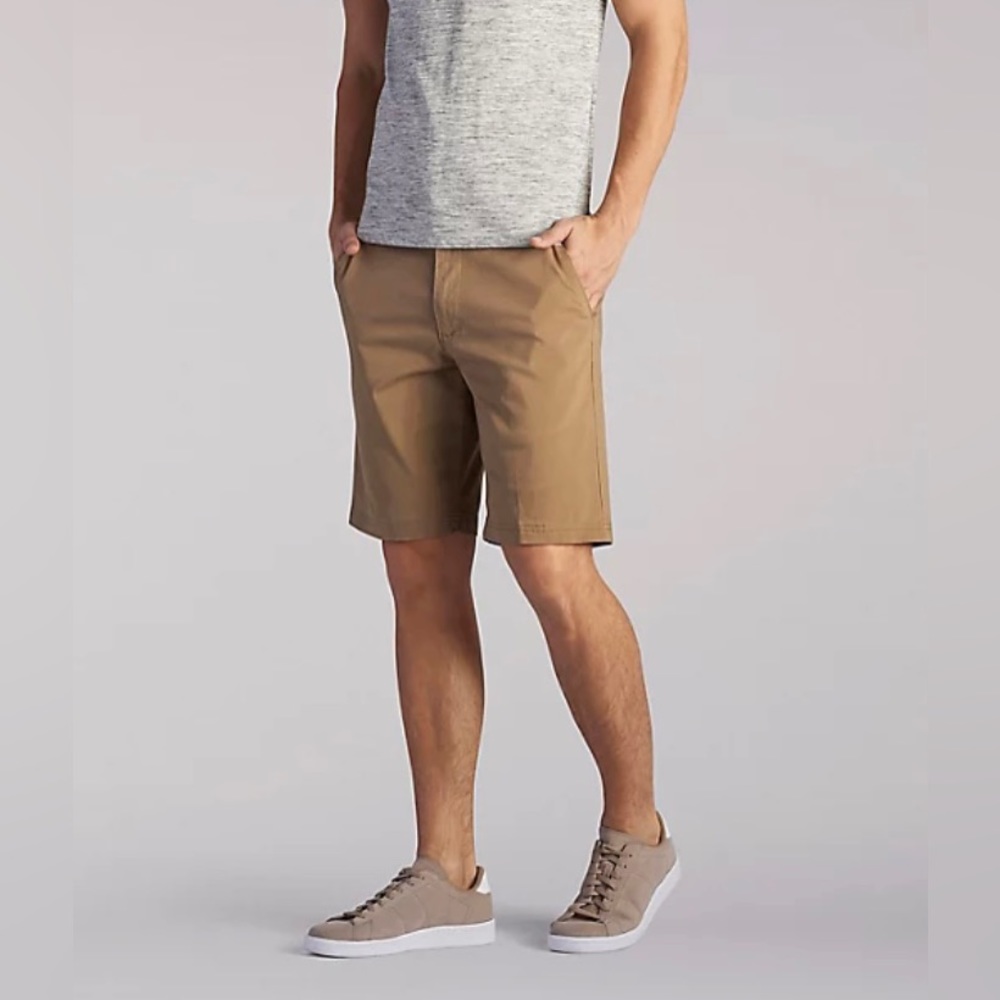 NWT Lee Extreme Comfort Performance Stretch Mens Khaki Short
